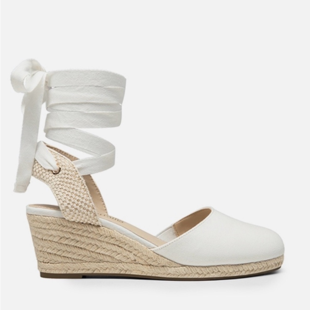White Lace-Up Espadrille Wedges Size 8 Dream Pairs Closed Toe Ankle Wrap